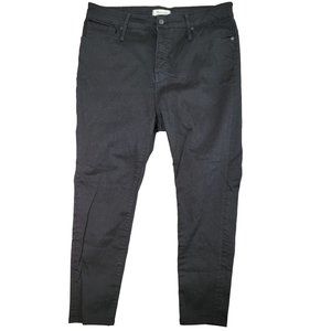 madewell curvy high rise skinny jean in black. very cute and flattering size 34